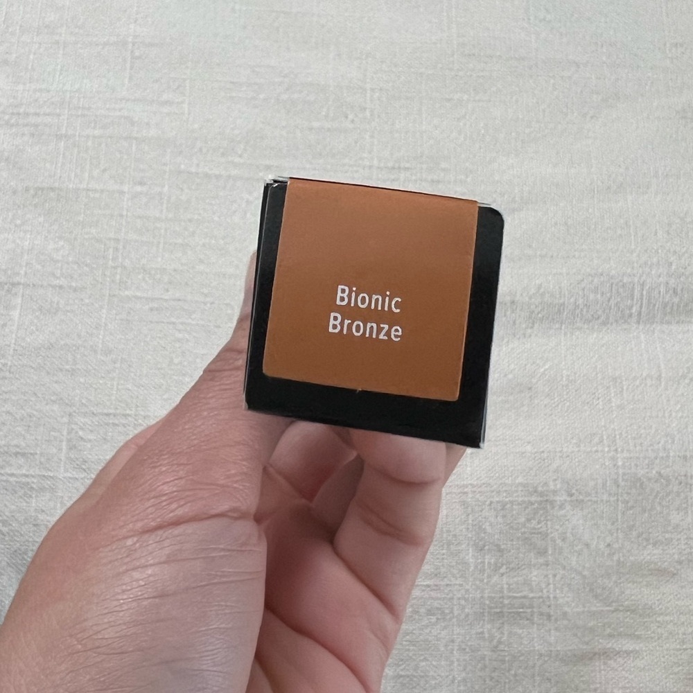 IT COSMETICS superhero no-tug shadow stick